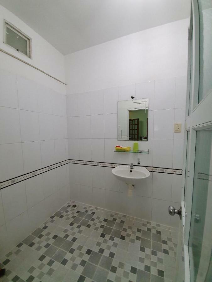 Khach San Truong Son Hotel Ho Chi Minh City Exterior photo